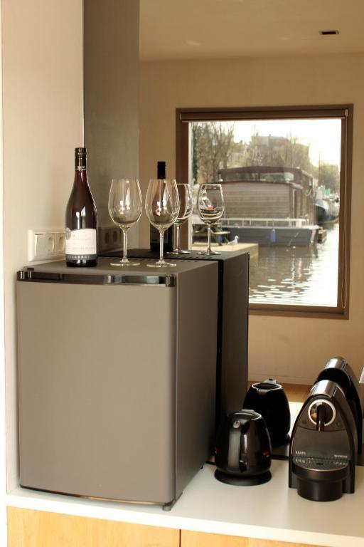 Houseboat Little Amstel Hotel Amsterdam Ngoại thất bức ảnh